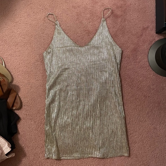 Host pick! 🎉 Amuse Society After Sunset Dress in Silver - Picture 11 of 15